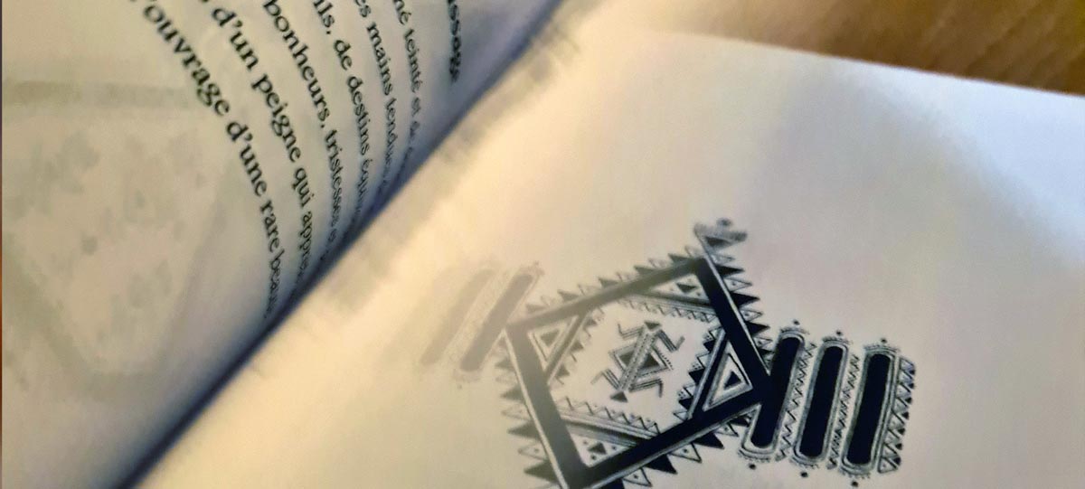 Un symbole du livre Paroles de Symboles de Noureddine Hamouche sur le site azamoul mode et accessoires berbères amazighs
