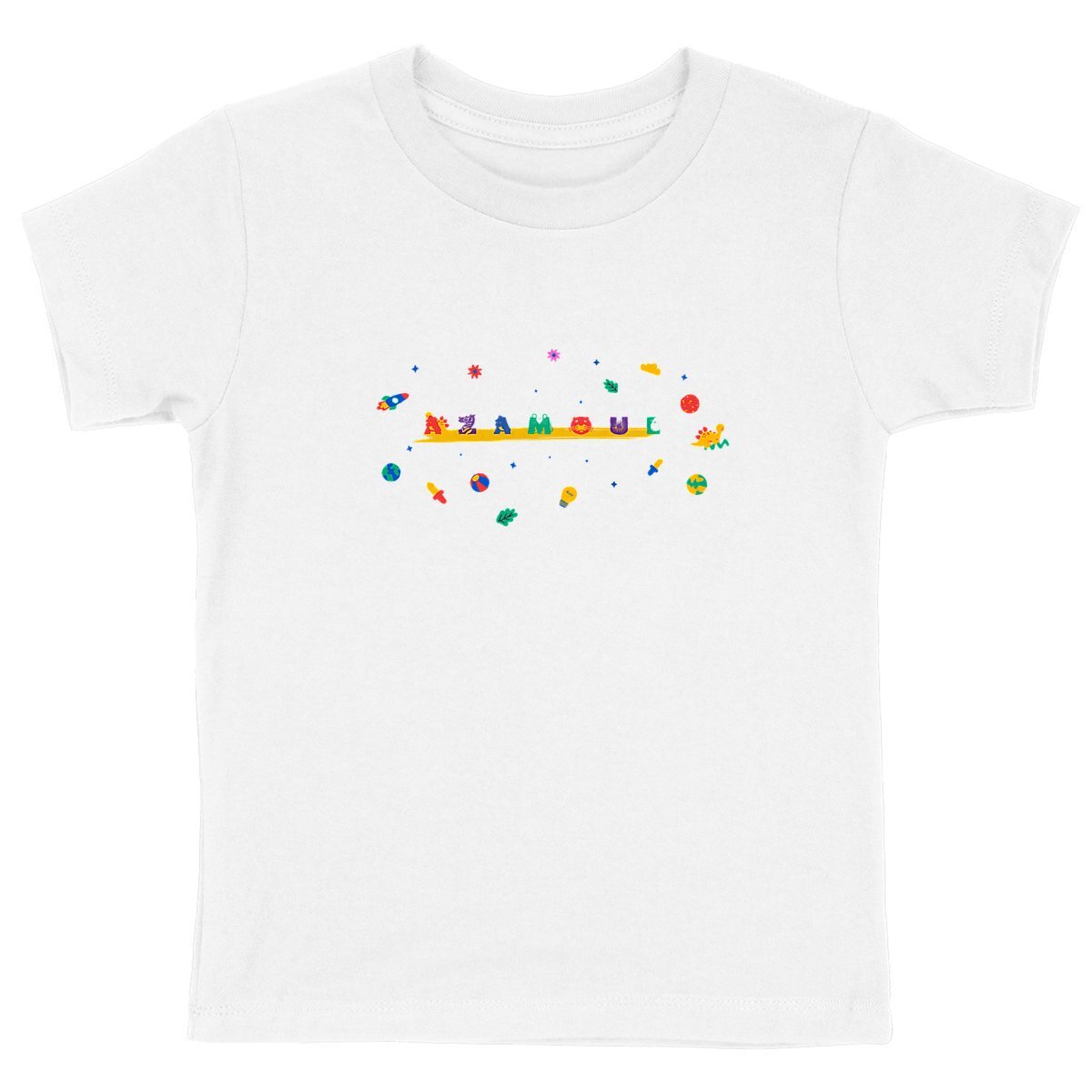 tshirt pour enfant écrit AZAMOUL entouré de motifs d'univers enfant de plusieurs couleurs par azamoul mode et accessoires berbères amazigh couleur blanc