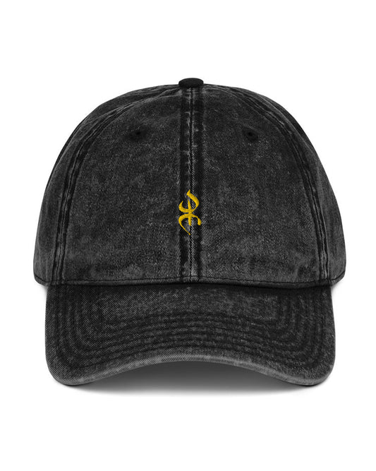Casquette YAZ vintage noire brodée au symbole YAZ de liberté et noblesse chez les amazighs par azamoul mode et accessoires berbères