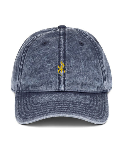 Casquette vintage blue marine brodée au symbole YAZ de liberté et noblesse chez les amazighs par azamoul mode et accessoires berbères