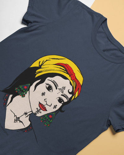 T-shirt de femme berbère et amazigh avec tatouages et bijoux par azamoul mode et accessoires de couleur marine - 100% coton bio made in france