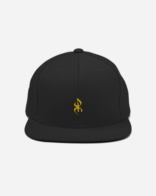 Casquette Snapback au symbole Yaz brodé symbole de peuple libre des berbères amazigh par azamoul mode et accessoires de couleur noir