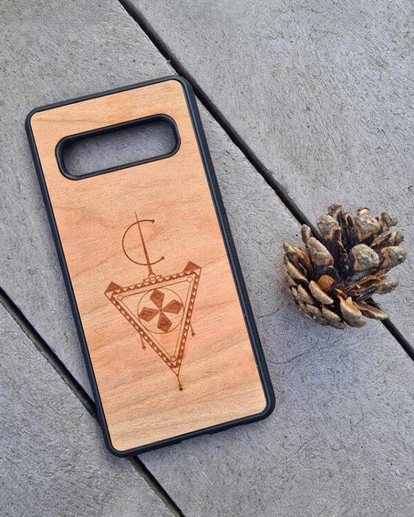 Coque en bois azamoul mode et accessoires berbères avec le design afzim tiseghnest gravé pour Samsung A