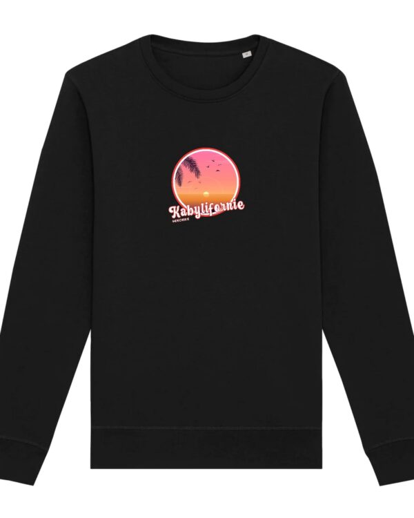 Pull kabylifornie pour homme, avec un design de la lune, mer et arbres rend hommage à la région de kabylie en Algérie couleur noir