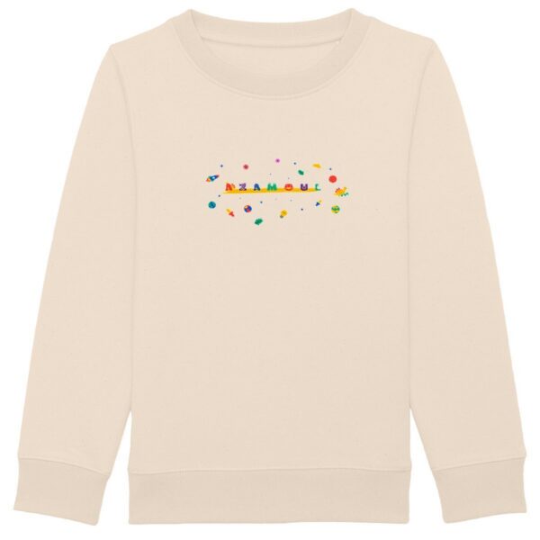 Pull pour enfant couleur ivoire écrit AZAMOUL entouré de motifs d'univers enfant de plusieurs couleurs par azamoul mode et accessoires berbères amazigh