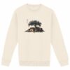 Pull Izuraniw illustrant  les maisons kabyles, un olivier symbole de résistance et une inscription en tifinagh , mes racines en langue berbère amazigh en couleur ivoire par azamoul mode et accessoires berbères, portez votre identité