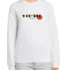 femme qui porte un pull thilelli liberte 100% coton bio, écrit en langue tifinagh, la langue des berbères amazigh par Azamoul mode et accessoires berbères,  de couleur blanc